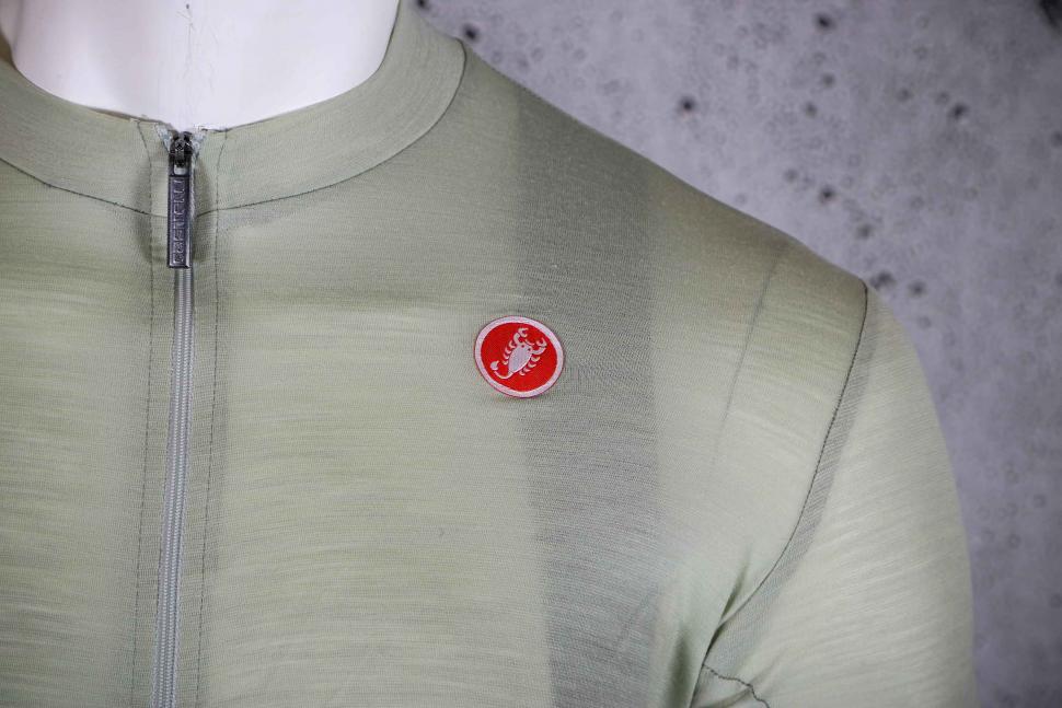 2023 Castelli Essenza Jersey - chest logo.jpg