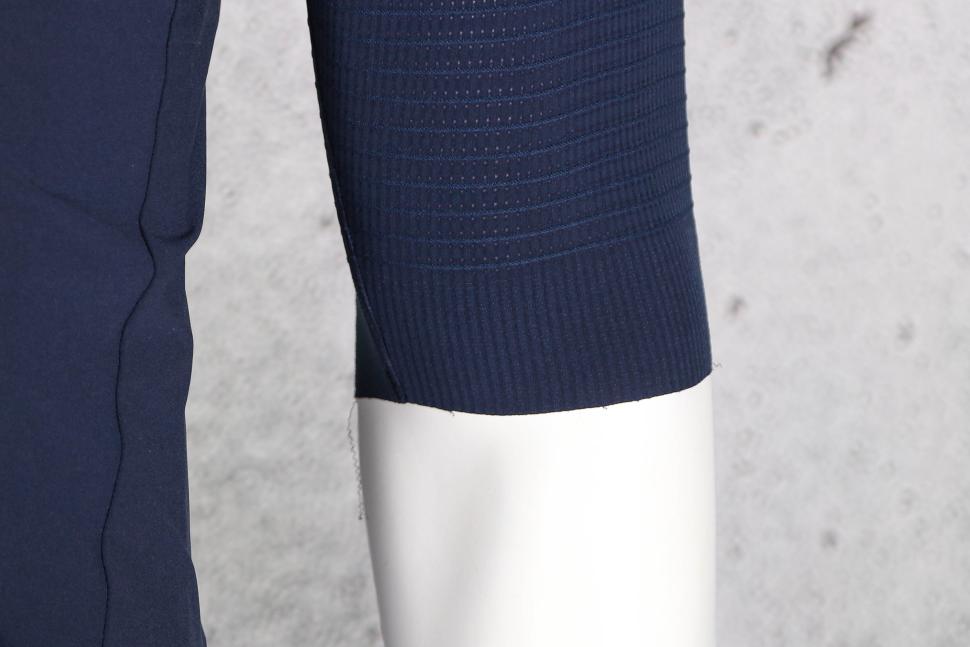 2023 Castelli Premio Black Jersey - cuff.jpg