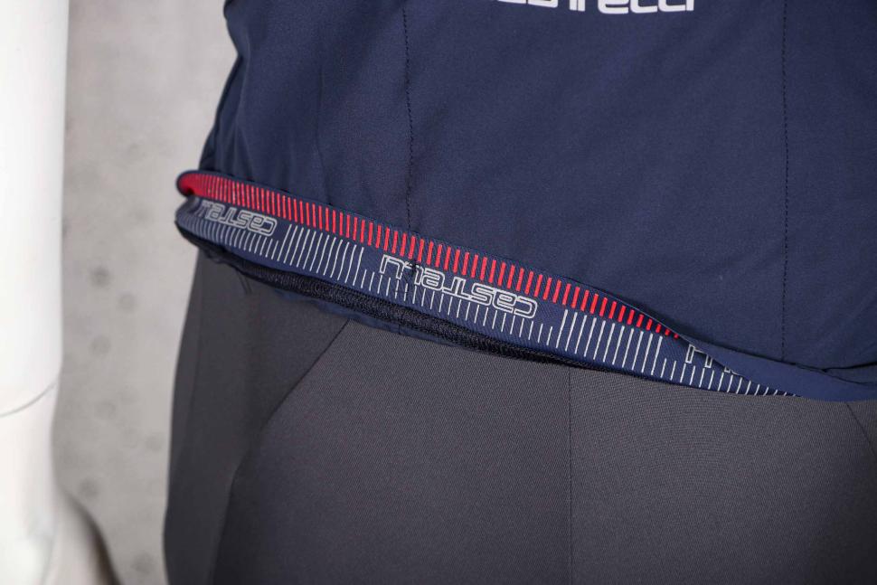 2023 Castelli Premio Black Jersey - gripper.jpg
