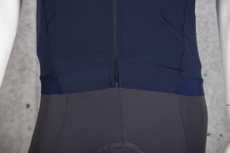 2023 Castelli Premio Black Jersey - hem.jpg