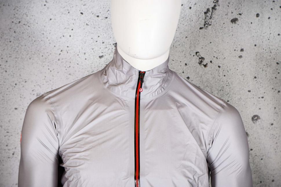 2023 Castelli Tempesta Lite Jacket - chest.jpg