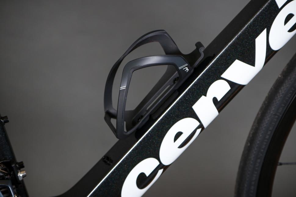 2023 Cervelo Soloist Ultegra Di2 - bottle cage.jpg