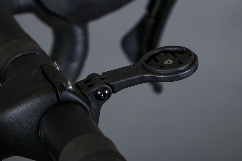 2023 Cervelo Soloist Ultegra Di2 - computer mount.jpg