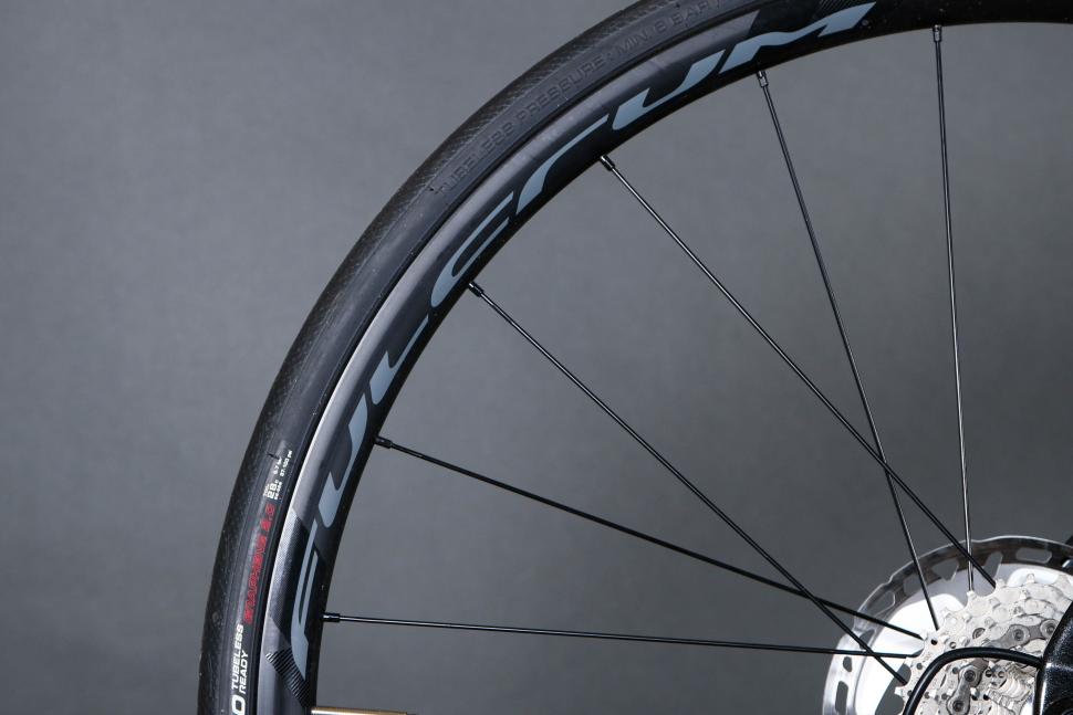 2023 Cervelo Soloist Ultegra Di2 - rim 1.jpg