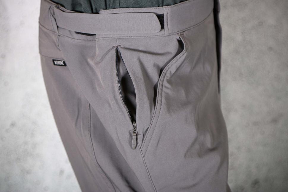 2023 Chrome Industries Men's Sutro Short - pockets.jpg