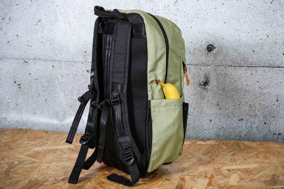 2023 Chrome Industries Ruckas Backpack 23L - side 1.jpg