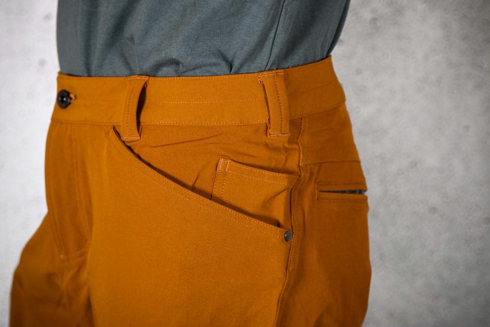 2023 Chrome Industries Union 2.0 short - pockets.jpg