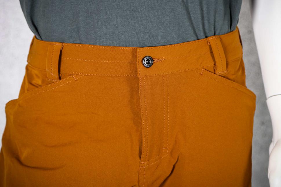 2023 Chrome Industries Union 2.0 short - waist.jpg