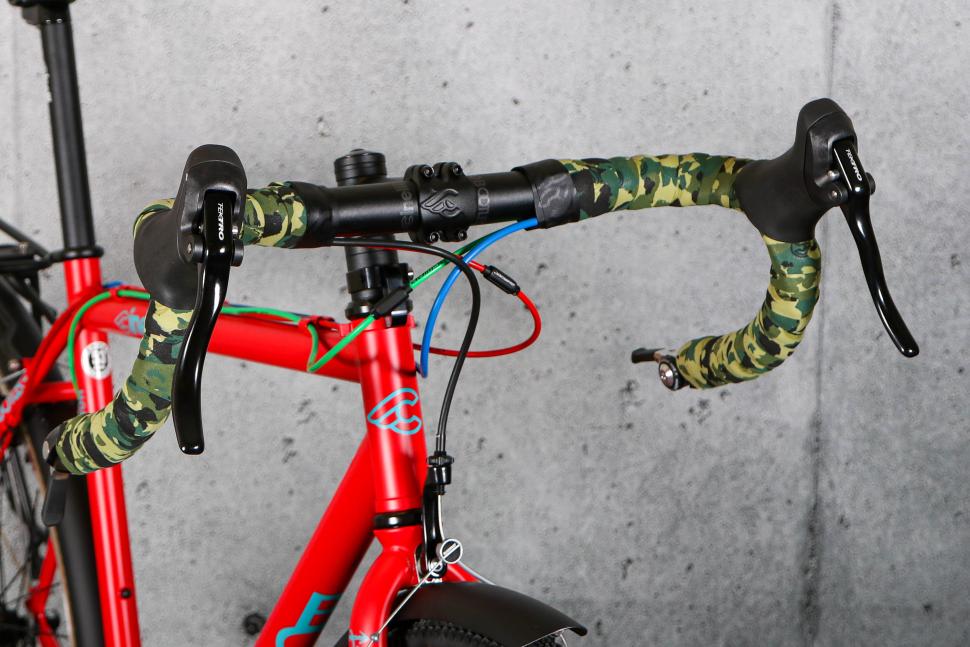 2023 Cinelli Hobootleg - bars 1.jpg