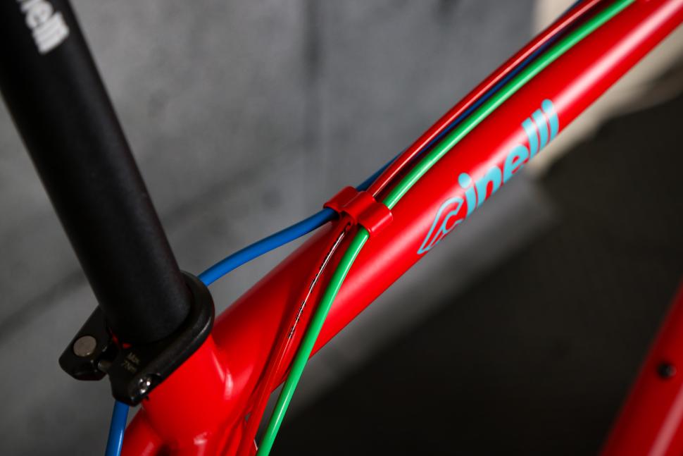 2023 Cinelli Hobootleg - cable routing.jpg