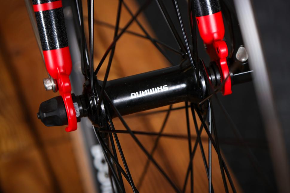 2023 Cinelli Hobootleg - front hub.jpg