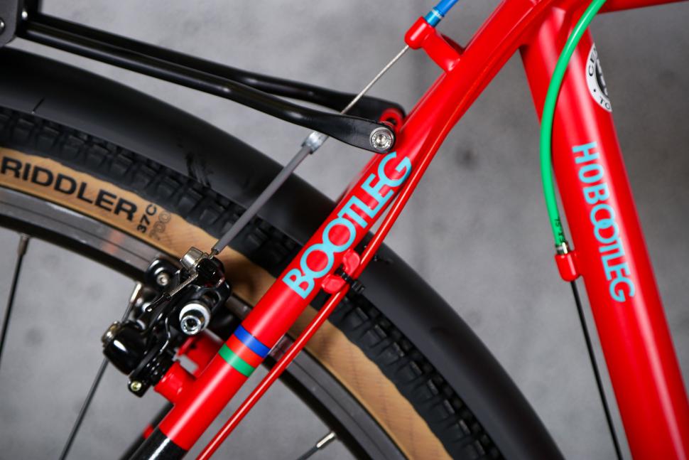2023 Cinelli Hobootleg - seta stay detail.jpg