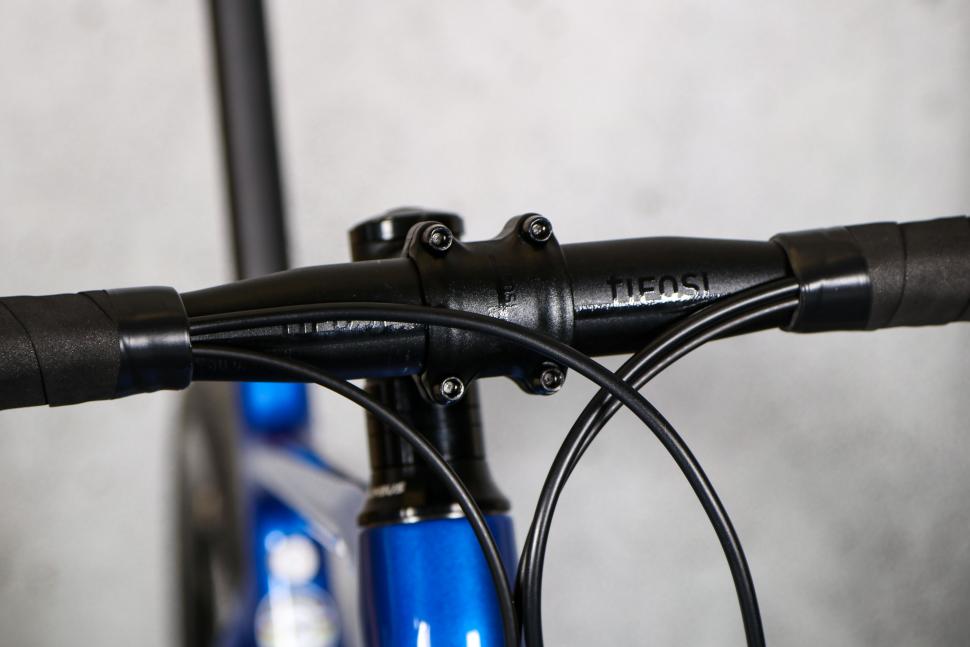 2023 Cinelli Superstar Disc Ultegra - bars 2.jpg