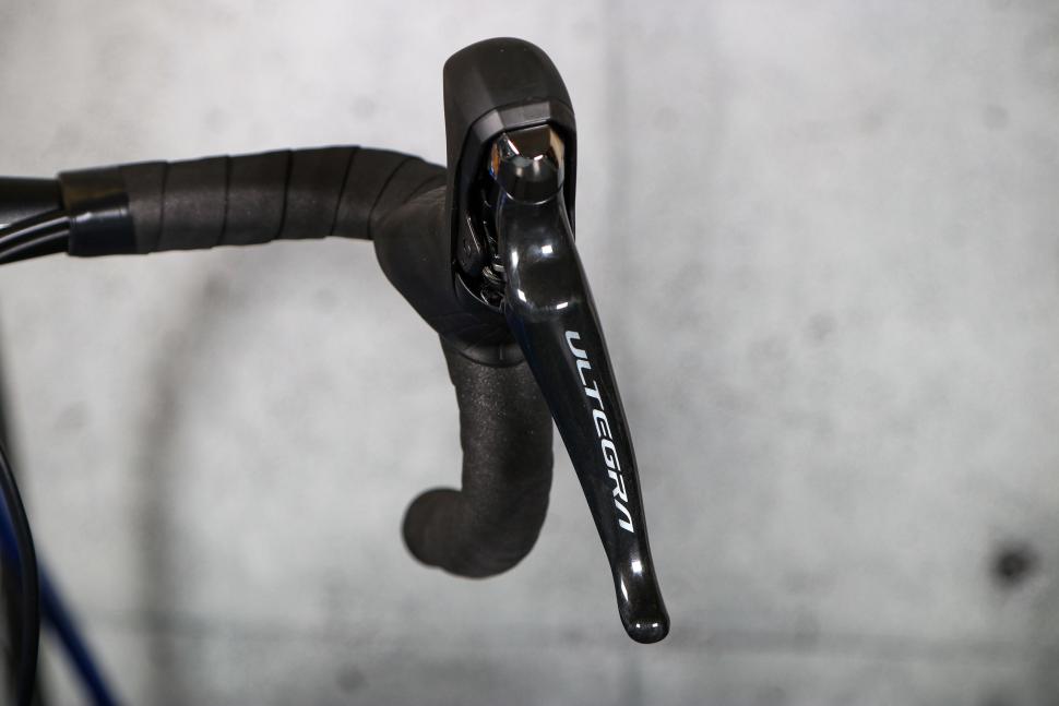 2023 Cinelli Superstar Disc Ultegra - lever.jpg