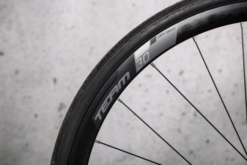 2023 Cinelli Superstar Disc Ultegra - rim.jpg