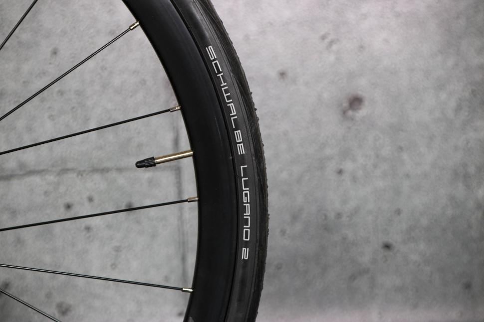 2023 Cinelli Superstar Disc Ultegra - tyre.jpg