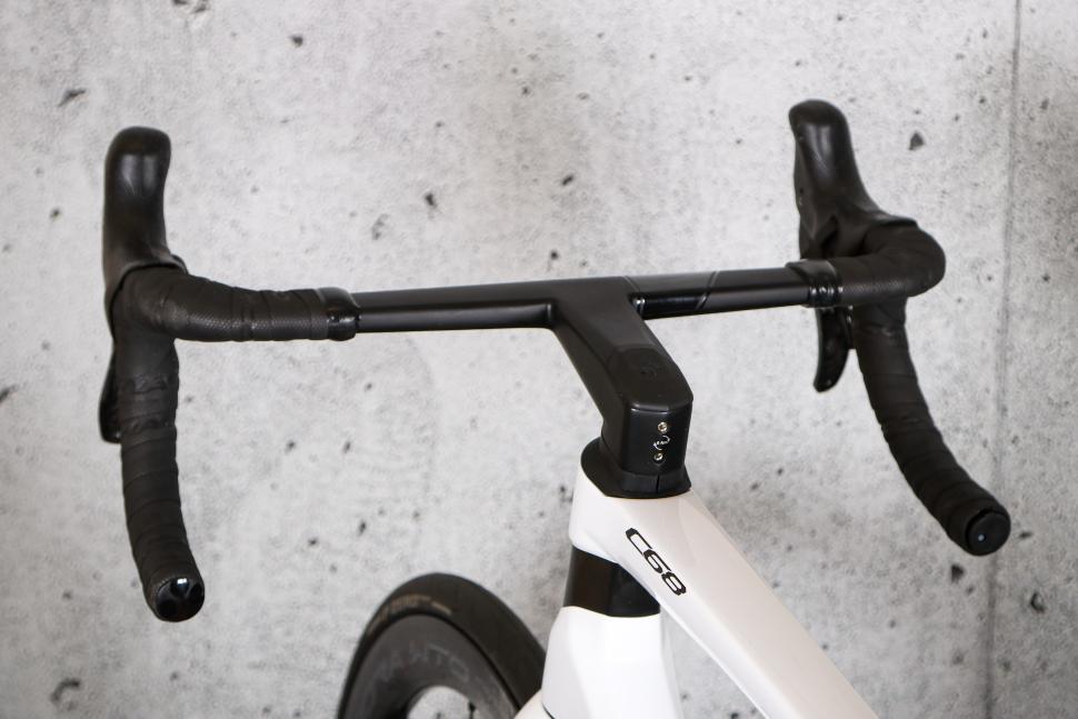 2023 Colnago C68 Super Record - bars 3.jpg