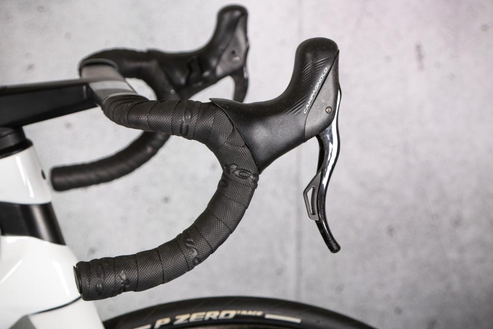 2023 Colnago C68 Super Record - drop bar and lever.jpg