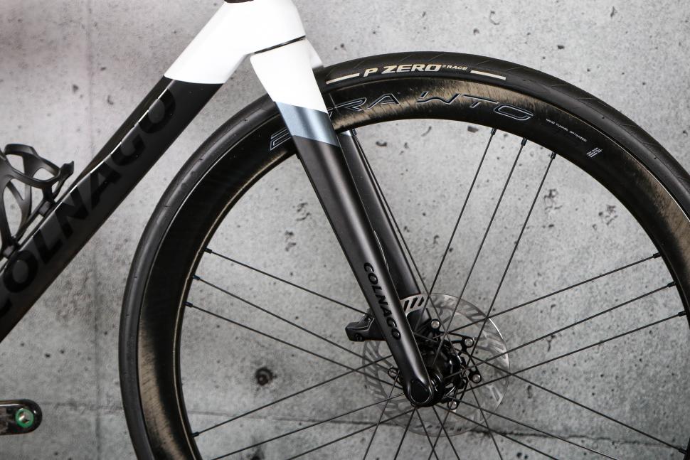 2023 Colnago C68 Super Record - fork.jpg