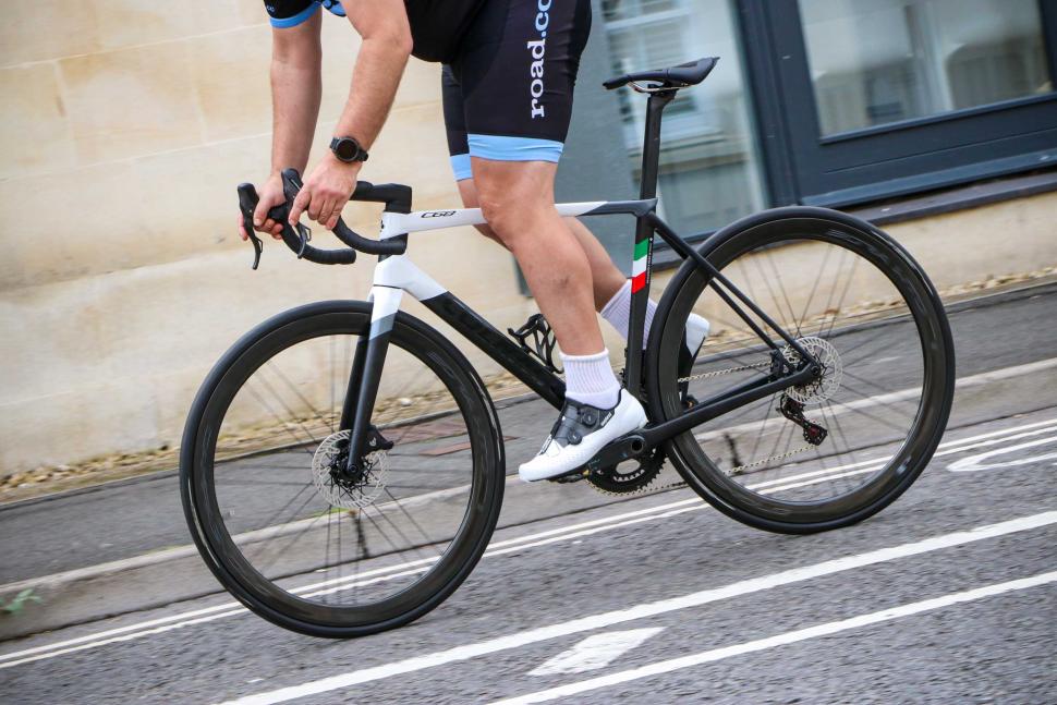 2023 Colnago C68 Super Record - riding 2.jpg