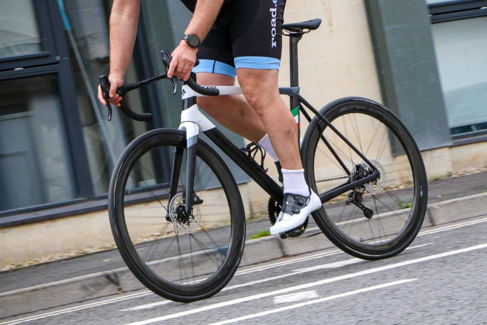 2023 Colnago C68 Super Record - riding 5.jpg