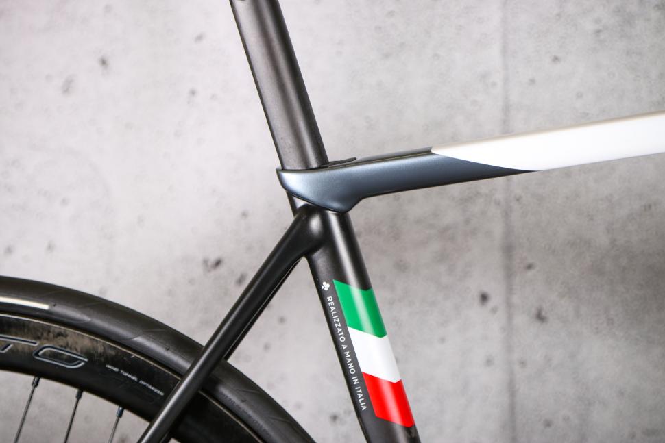 2023 Colnago C68 Super Record - seat tube junction.jpg