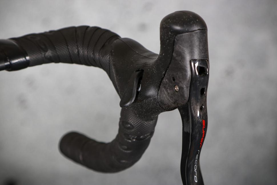 2023 Colnago C68 Super Record - thumb lever.jpg