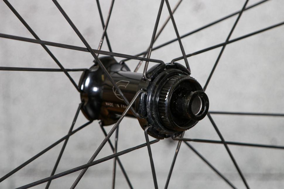 2023 Corima Essentia 40 wheelset - front hub 1.jpg
