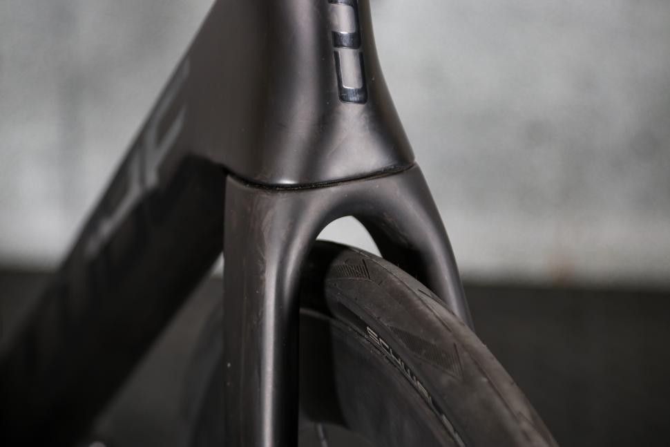2023 Cube Litening Aero C68X Pro - fork clearance.jpg