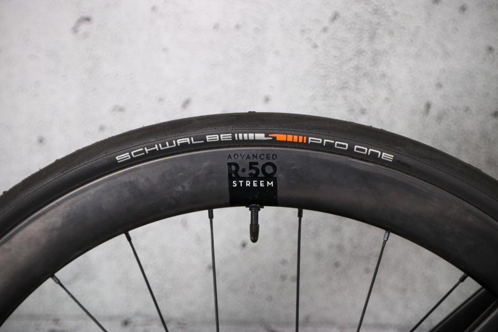 2023 Cube Litening Aero C68X Pro - tyre and rim.jpg