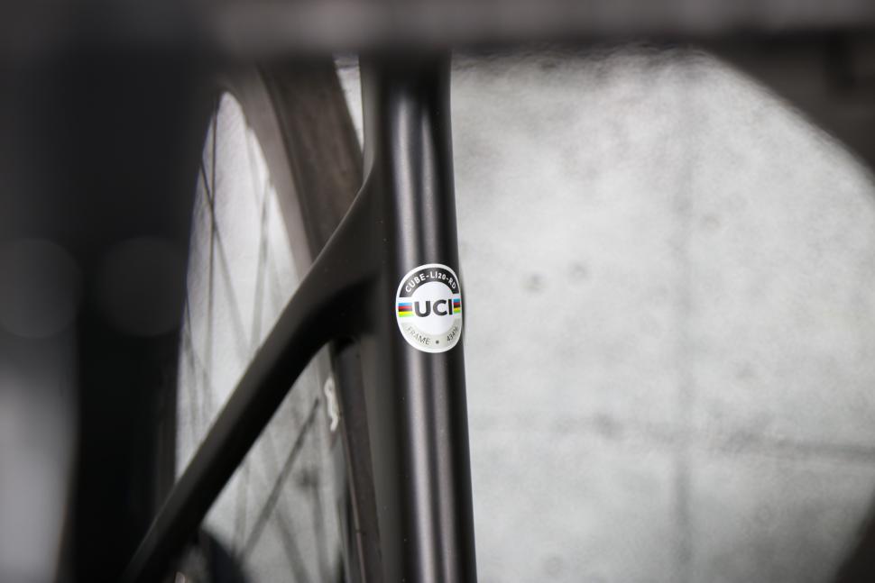 2023 Cube Litening Aero C68X Pro - UCI sticker.jpg