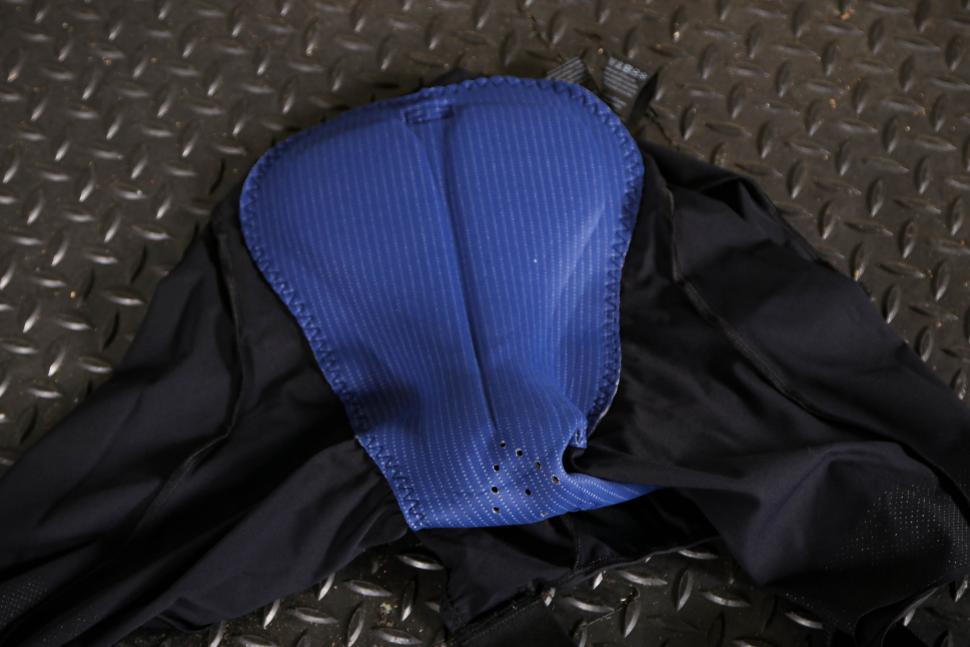 2023 dhb Aeron Bib Shorts 2.0 - chamois.jpg