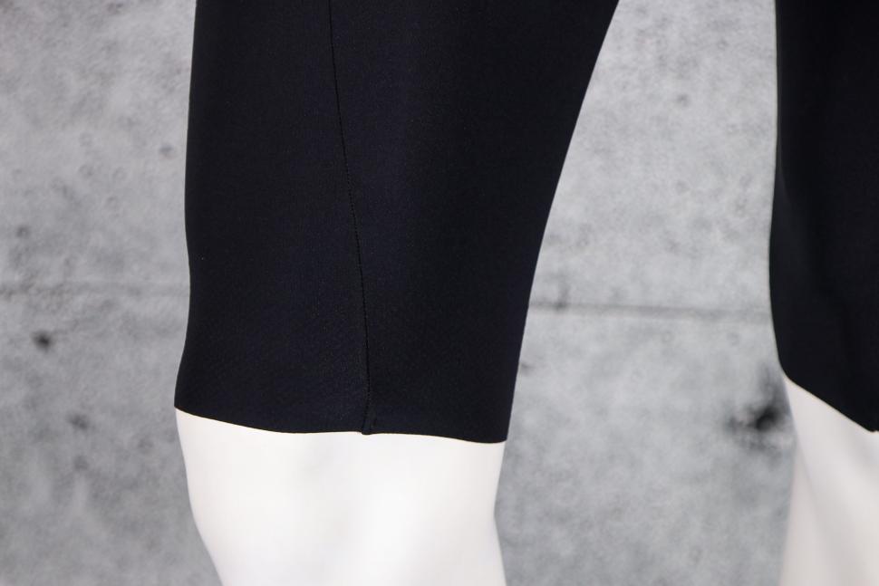 2023 dhb Aeron Bib Shorts 2.0 - cuff.jpg