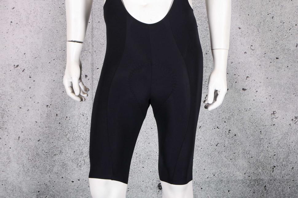 2023 dhb Aeron Bib Shorts 2.0 - legs front.jpg