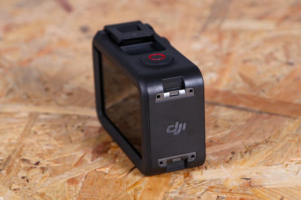 2023 dji Osmo Action 4 Adventure Combo - in case side 2.jpg