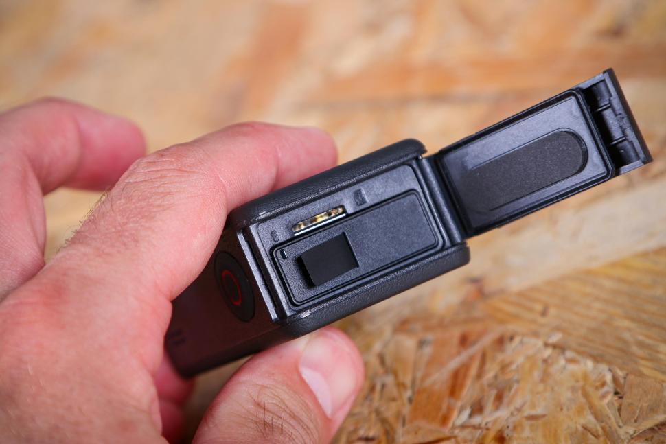 2023 dji Osmo Action 4 Adventure Combo - memory card port.jpg