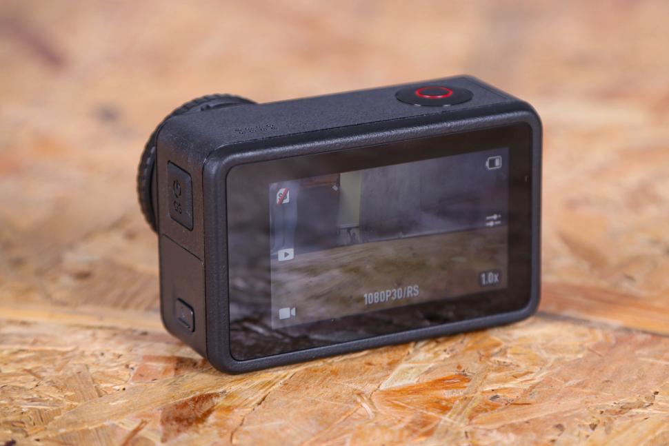 2023 dji Osmo Action 4 Adventure Combo - rear.jpg