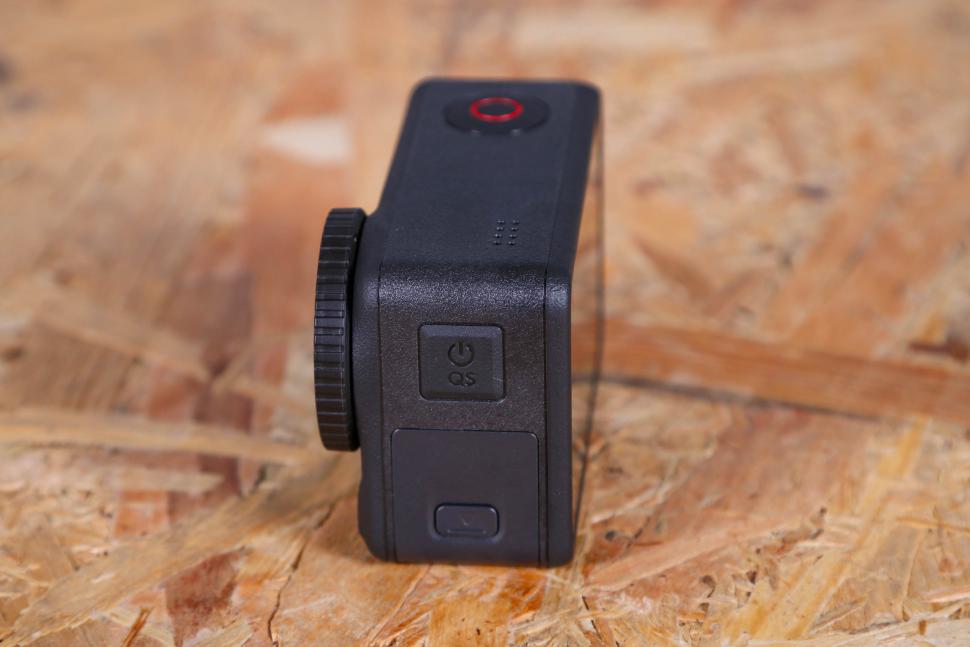 2023 dji Osmo Action 4 Adventure Combo - side 1.jpg