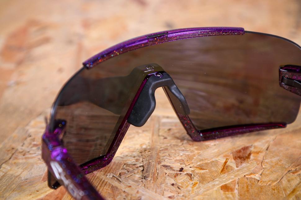 2023 Ekoi Glasses EKOI OTTIMO - nose bridge.jpg