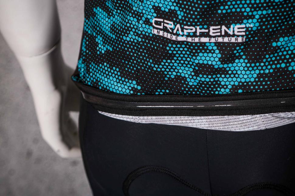 2023 Ekoi Summer Jersey Ekoi Kamo Graphene Blue - gripper strip.jpg