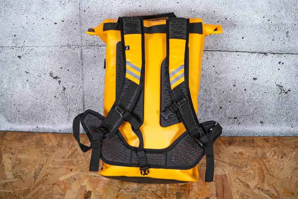 2023 ELOPS Cycling Backpack Speed 520 - back.jpg
