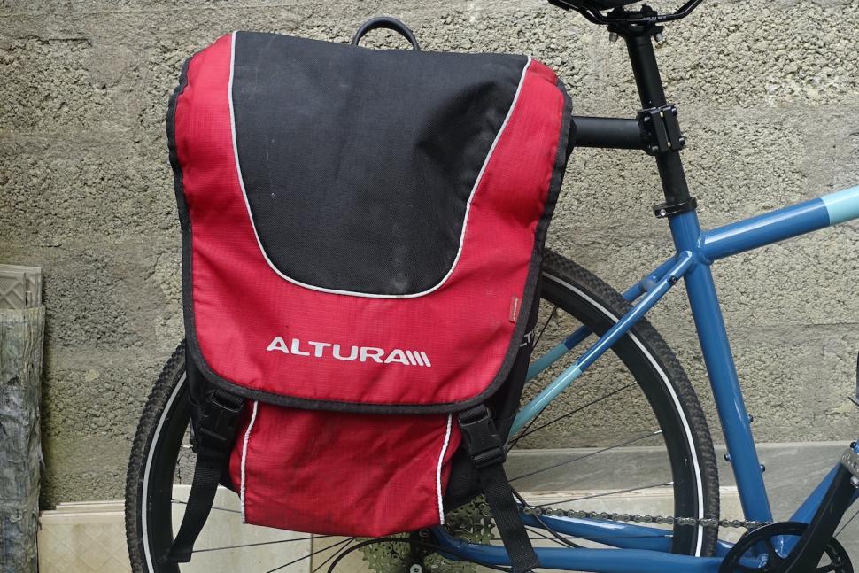 2023 ELOPS Seat Post Pannier Rack 500 altura pannier.JPG