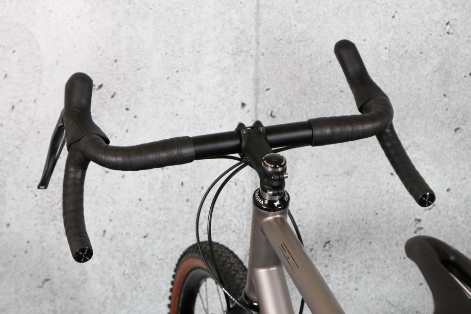 2023 Enigma Edge - bars 3.jpg