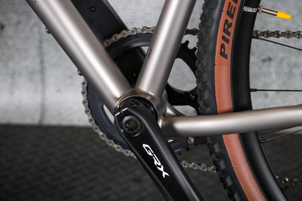 2023 Enigma Edge - bottom bracket.jpg