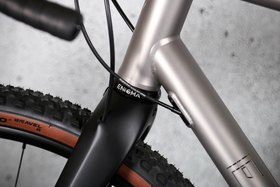 2023 Enigma Edge - cable routing 2.jpg