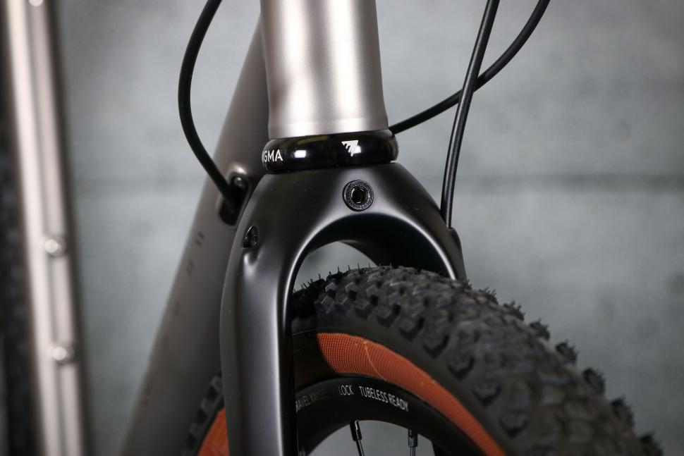 2023 Enigma Edge - fork clearance.jpg