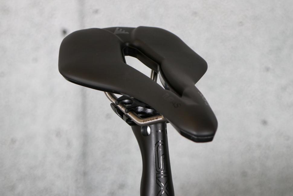 2023 Enigma Edge - saddle 2.jpg