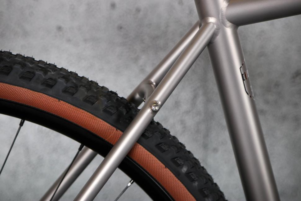 2023 Enigma Edge - seat stays.jpg