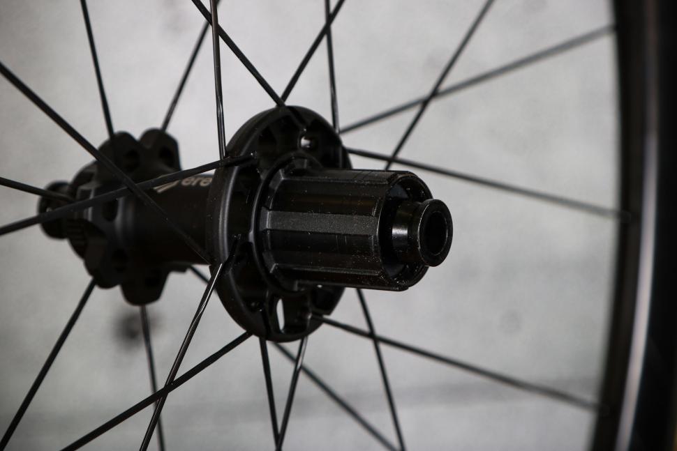 2024 Ere Research Genus II CL45 wheels - rear hub 2