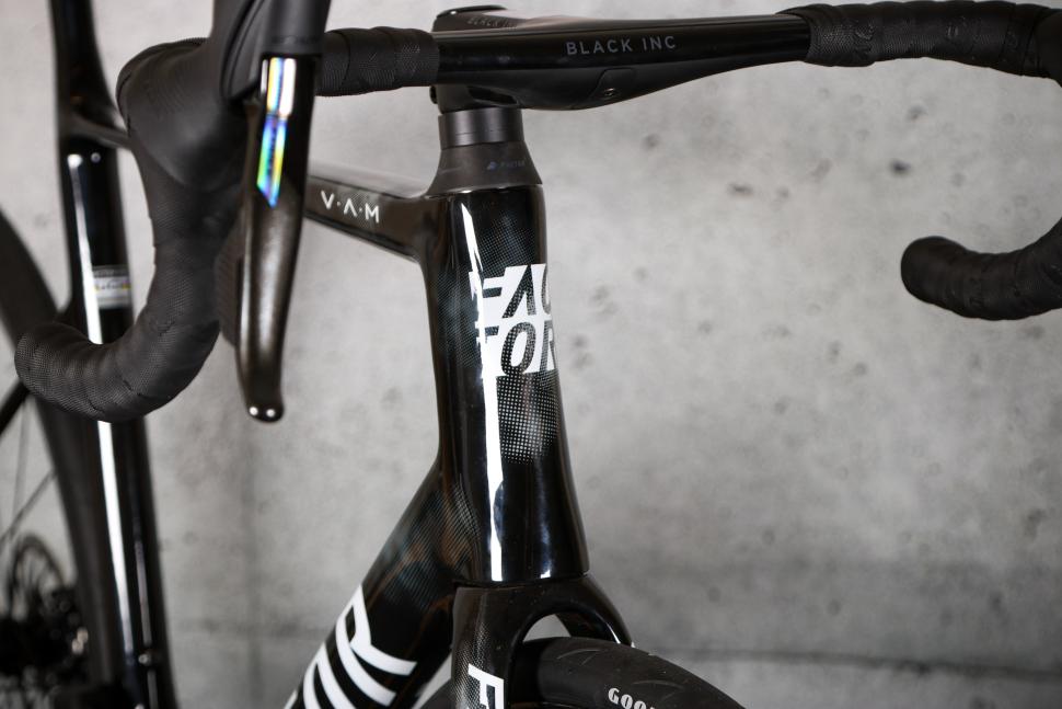 2023 Factor O2 VAM - head tube badge.jpg